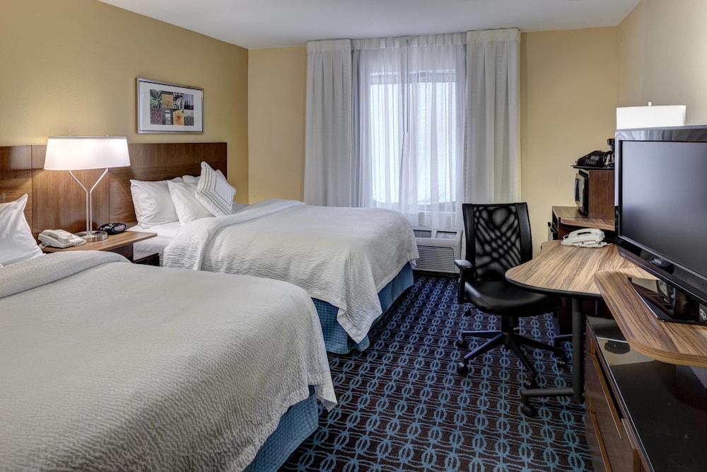 Room, 2 Queen Beds (Hearing Accessible) photo 1