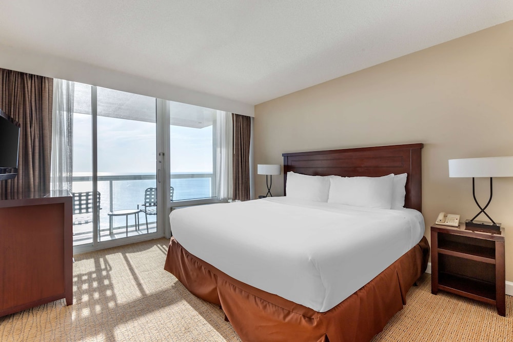2 BEDROOM OCEAN FRONT SPLIT LV W/2 KING BEDS photo 2