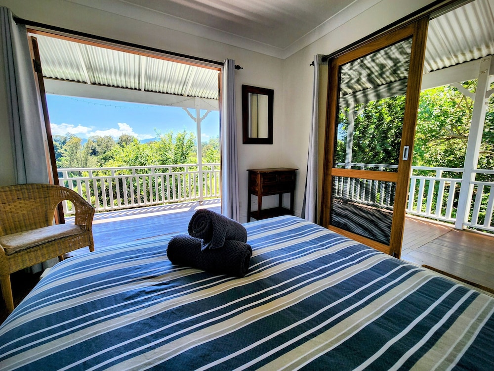 Double Room with View with Shared Bathroom photo 3