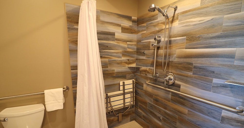 Deluxe Quadruple Room, Accessible, Ensuite (Morning Glory) photo 3