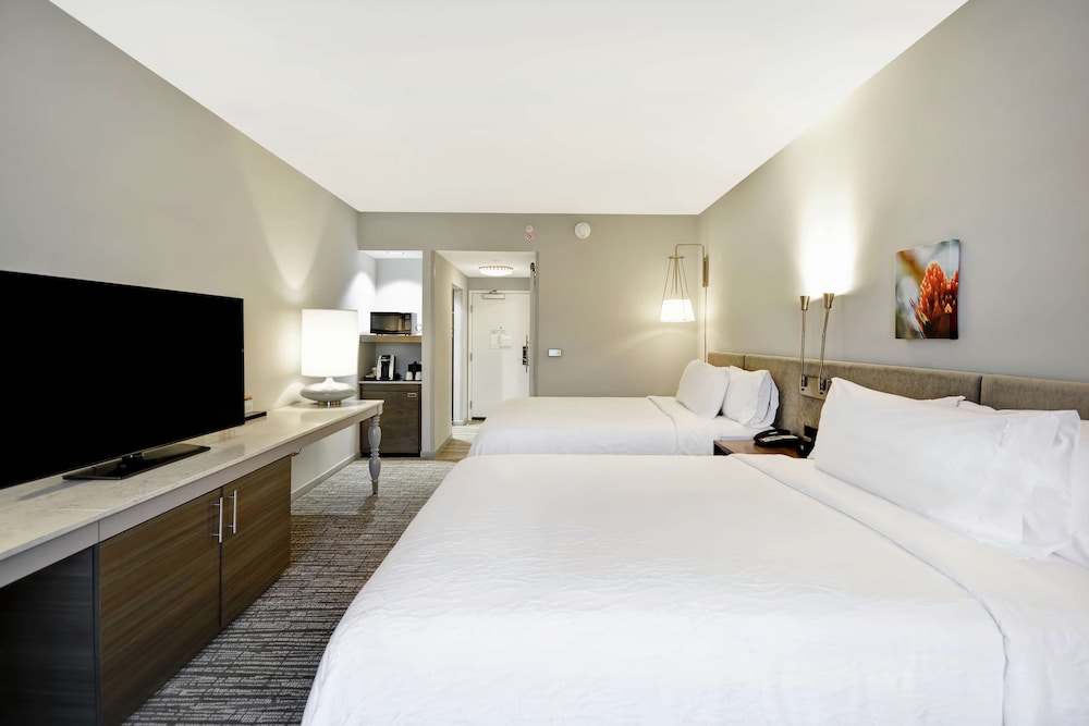 Room, 2 Queen Beds, Accessible (Roll-In Shower) photo 2