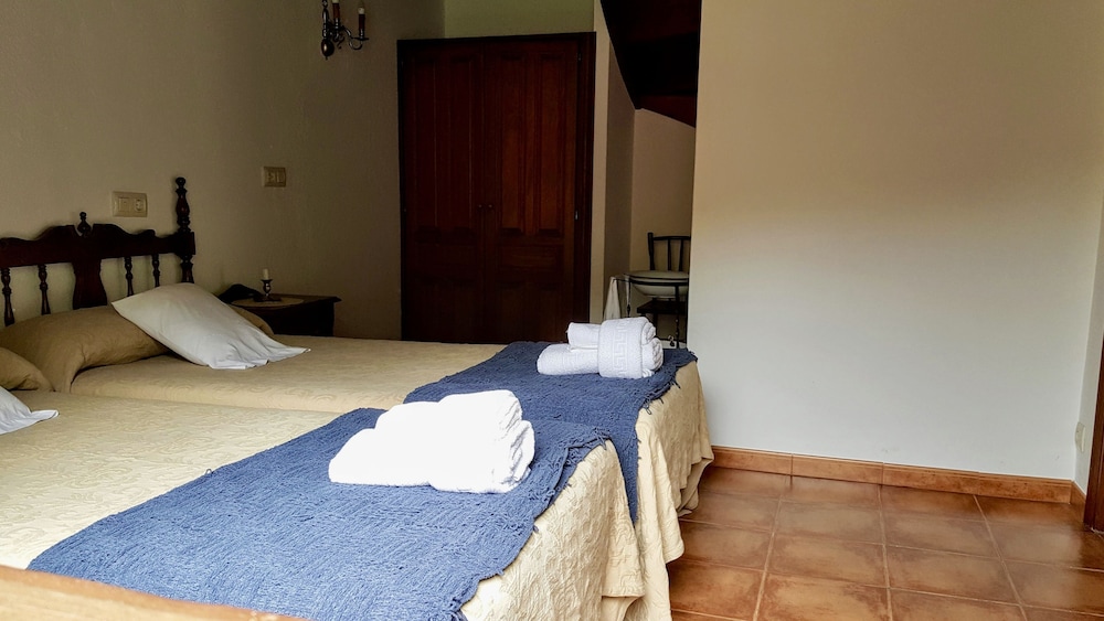Casa Familiar, 2 Habitaciones, Área de Jardín