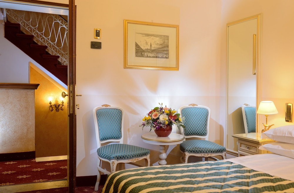 Classic Room, 1 Double or 2 Twin Beds