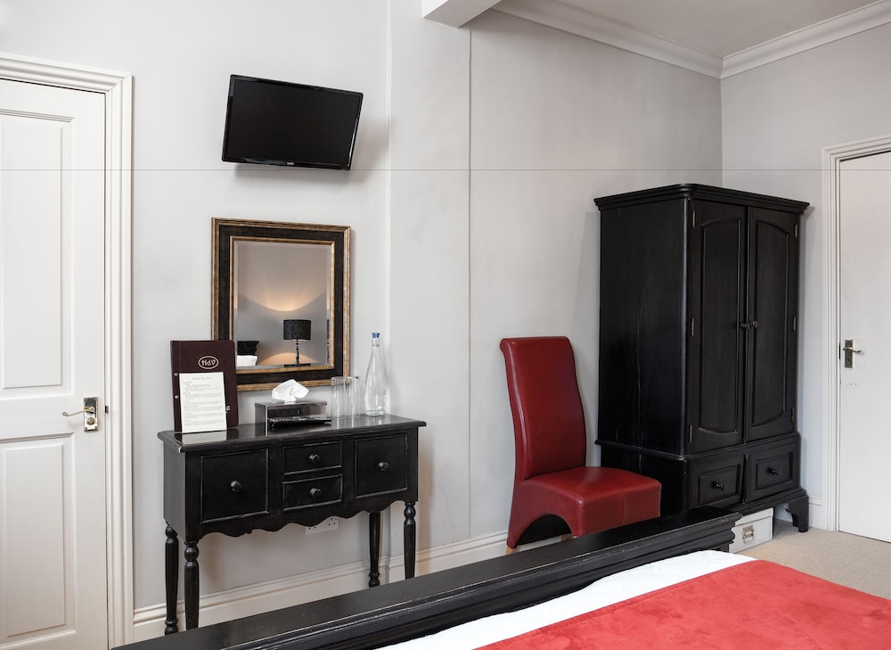 Luxury Double Room, 1 King Bed (Gothic Nights) photo 3