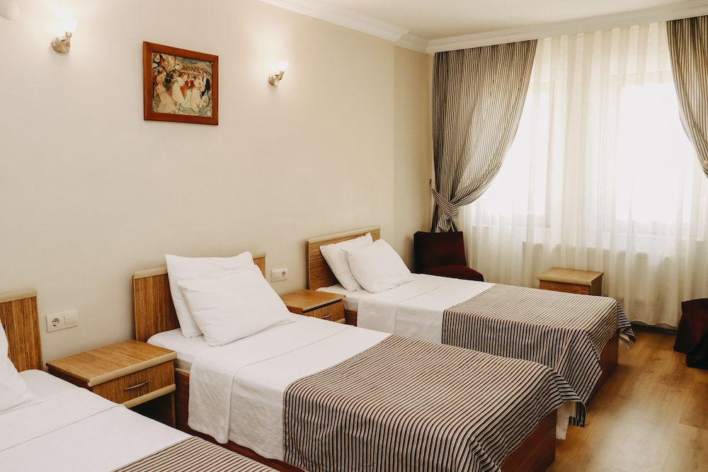 Basic Triple Room, Sea View photo 1