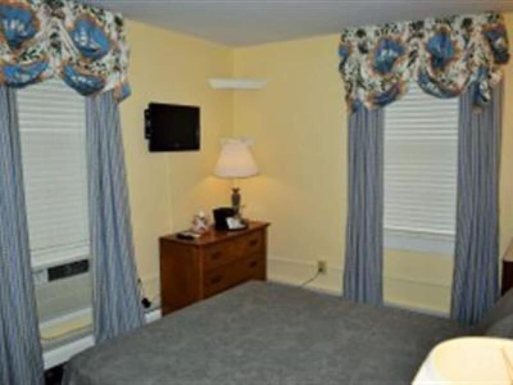 Standard Quadruple Room, Ensuite (The House 11/12 Shared Qu)