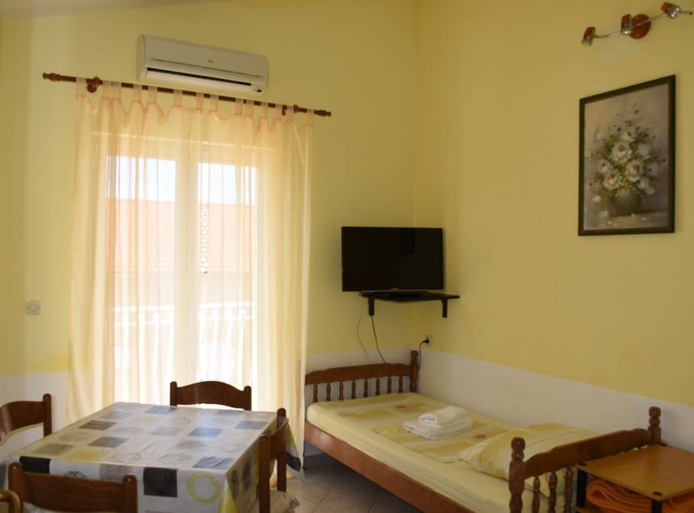 Apartment (One Bedroom Apartment 5)