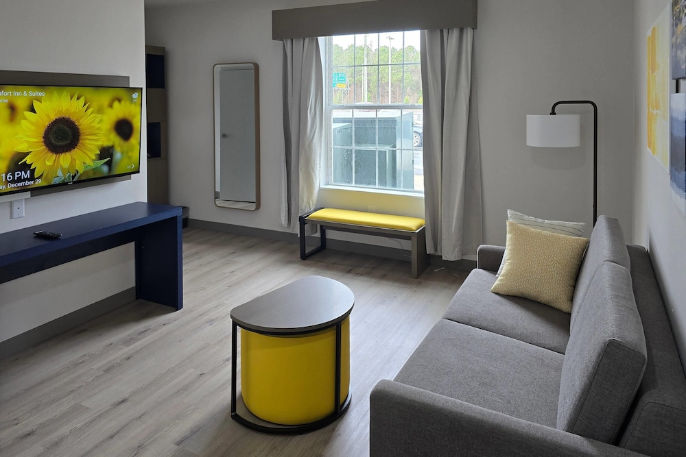 Suite, 1 King Bed, Non Smoking photo 3