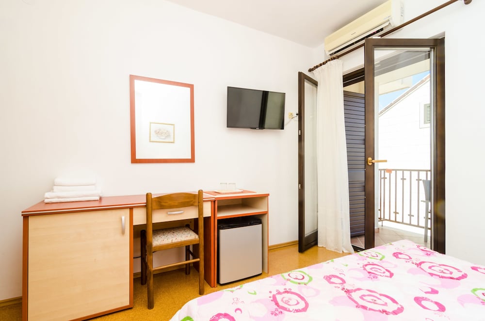 Basic Double Room, Balcony, Sea View