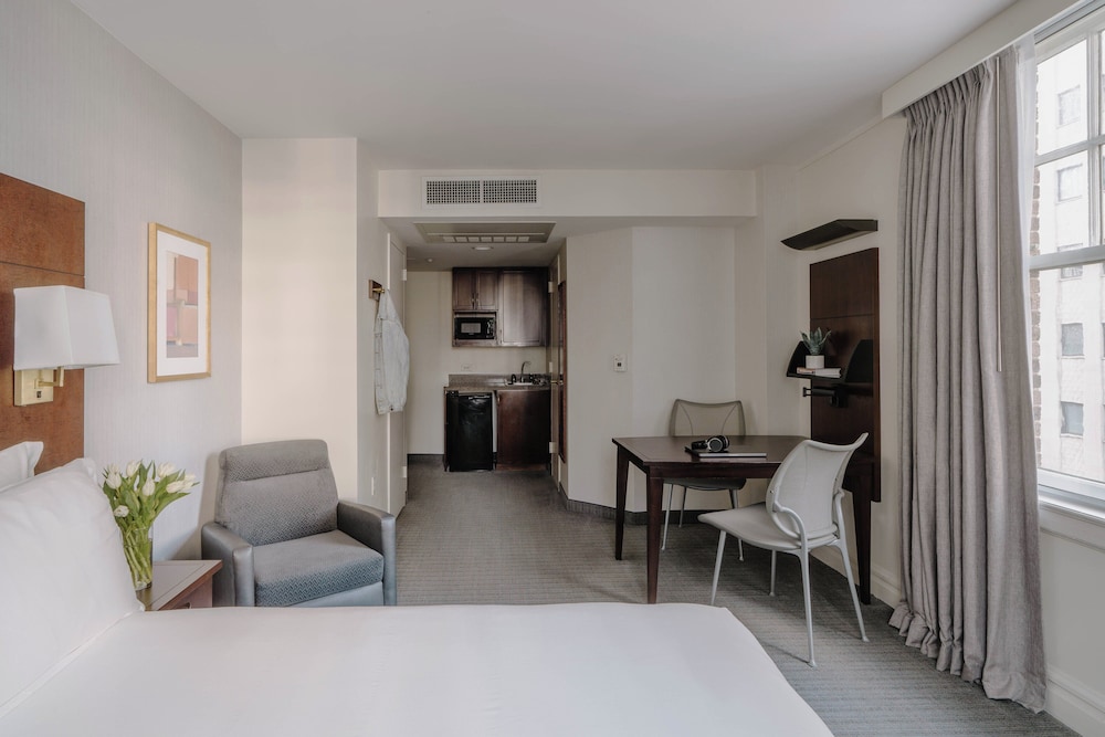 Superior Room, 1 Queen Bed, Kitchenette - Photo 4