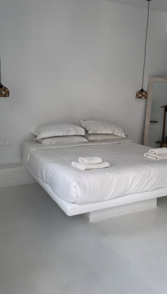 Budget Family Studio - Photo 3