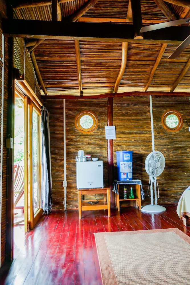 Deluxe Cabin, Balcony, Bay View photo 3