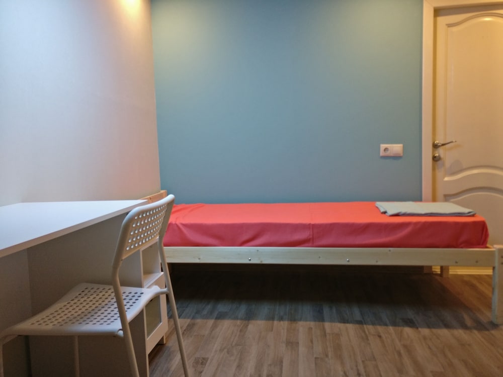 Basic Twin Room, Shared Bathroom (No Window)