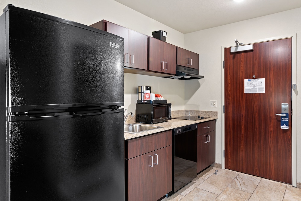 Suite, 1 King Bed with Sofa bed, Non Smoking (Extended Stay) - Photo 8