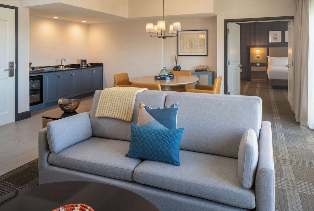 Executive Suite, 1 Bedroom - Photo 5