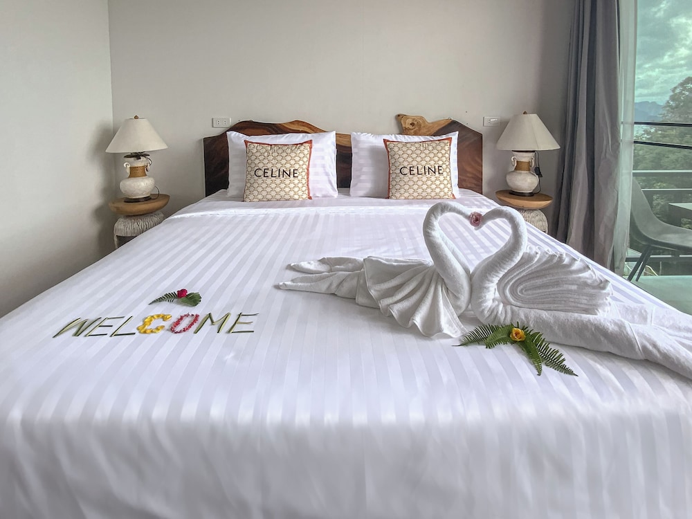 Grand Panoramic View Suite - Photo 13