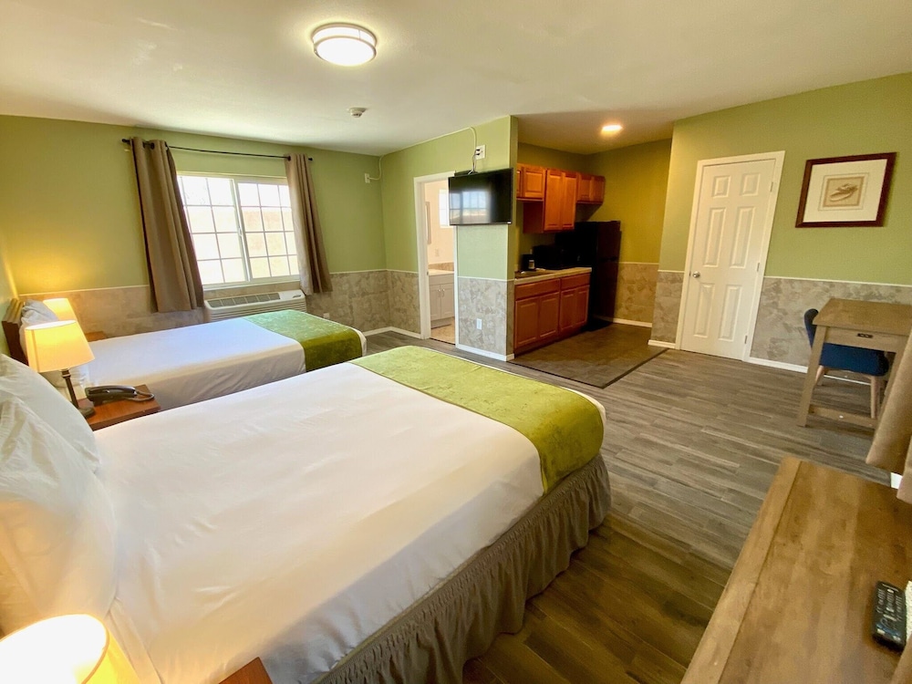 Standard Suite, 2 Queen Beds, Kitchenette photo 2