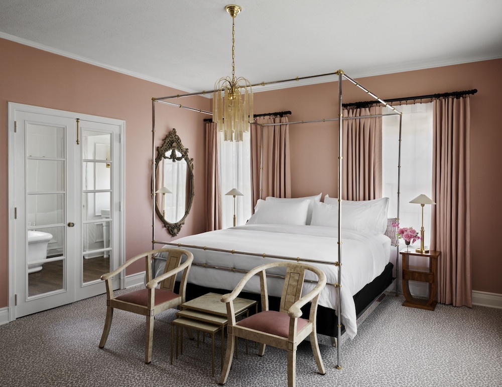 Suite (Mr. and Mrs. Perry)