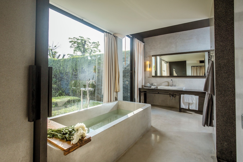 Deluxe Pool Villa - Photo 9