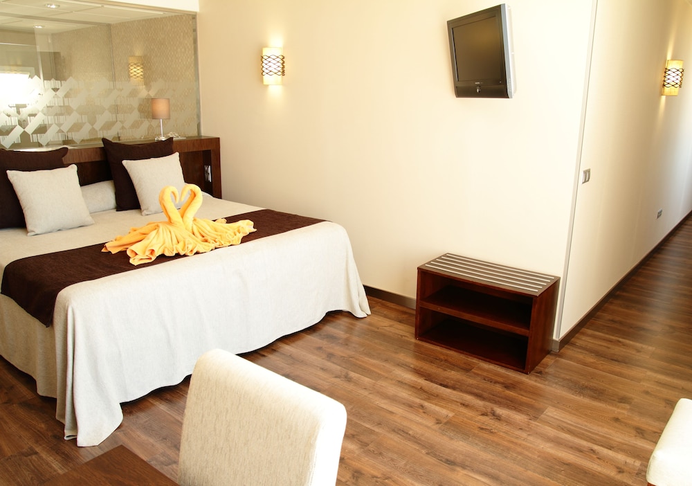Premium Double Room, Jetted Tub (519520) - Photo 13