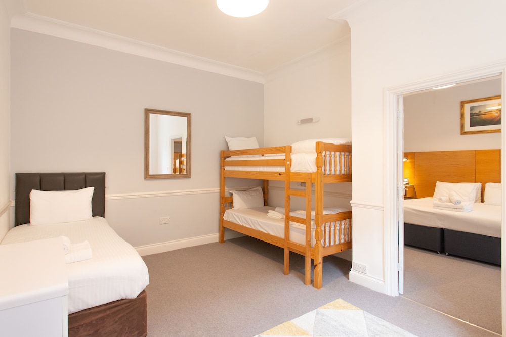 Family Quadruple Room, Multiple Beds photo 3