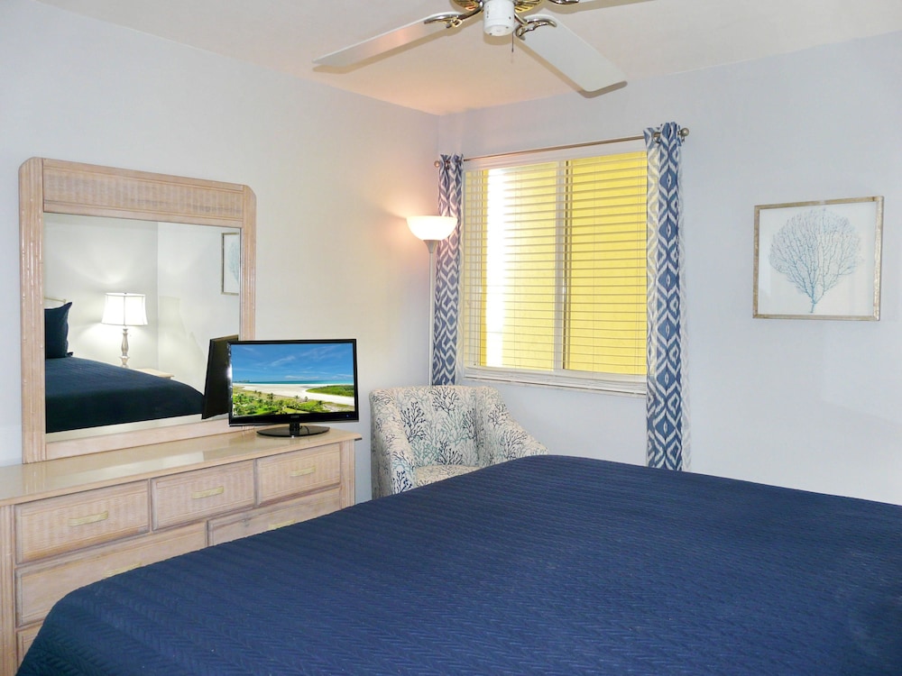 Condo, 1 King Bed with Sofa bed (Unmatched beachfront condo with roomy) photo 3