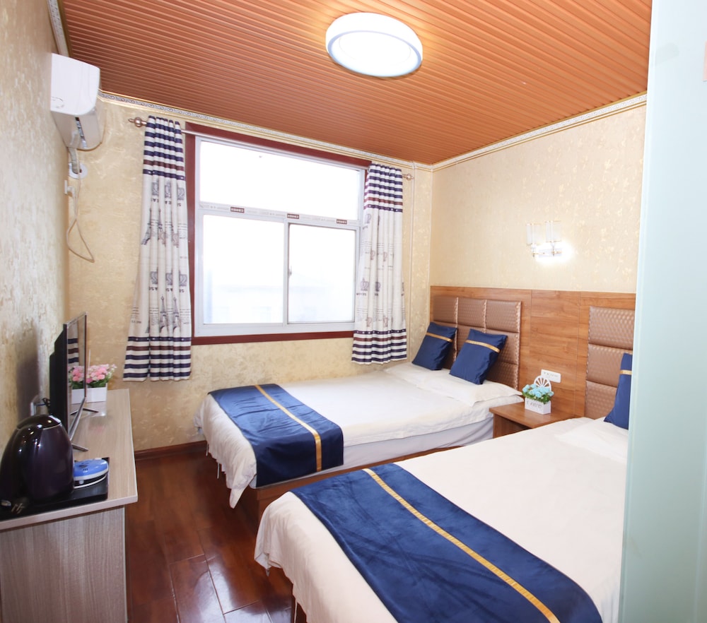 Deluxe Twin Room photo 2