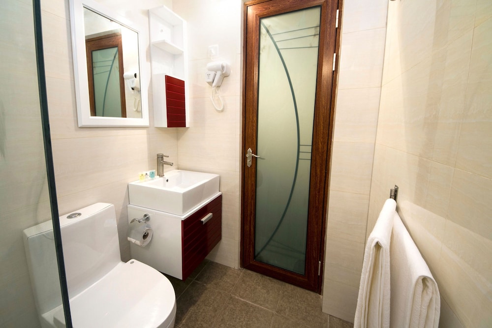 Deluxe Triple Room photo 3