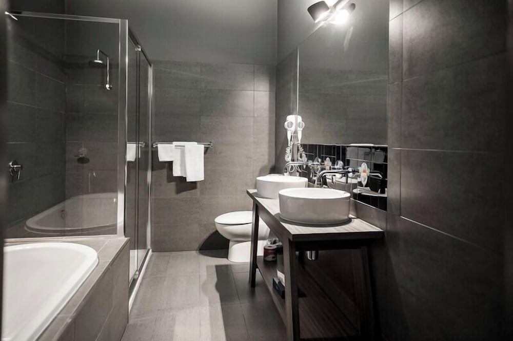 Studio Room With Bath photo 3