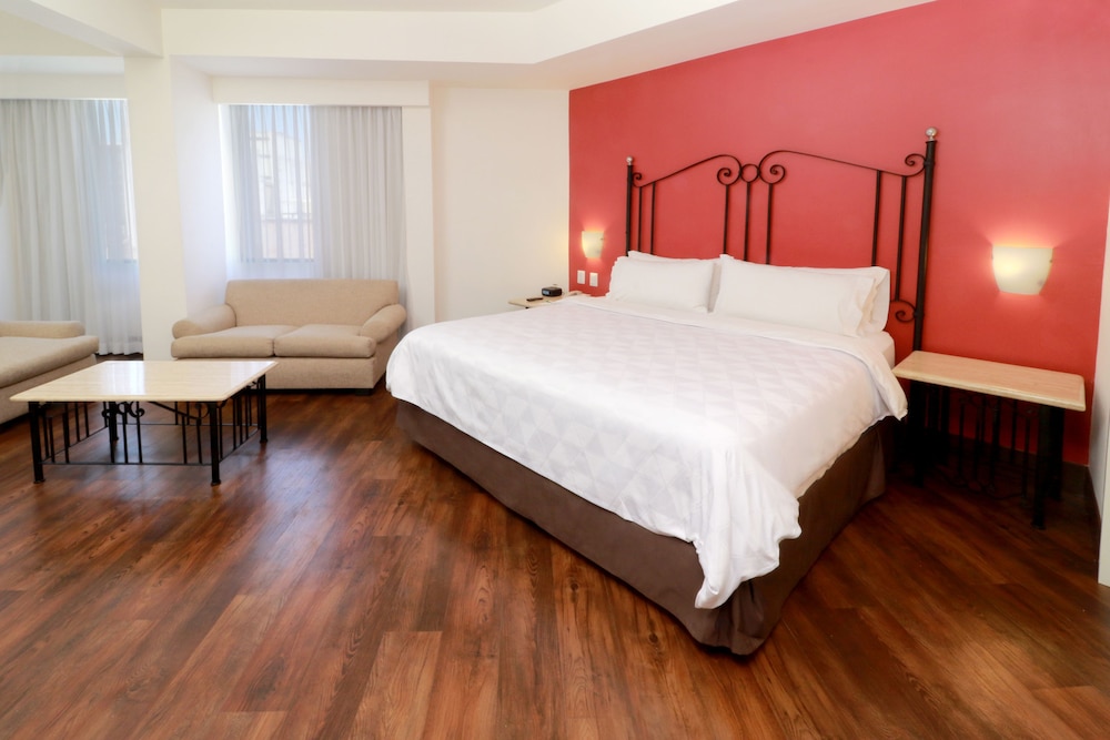 Suite, 1 King Bed (Juarez Ave View) - Photo 2