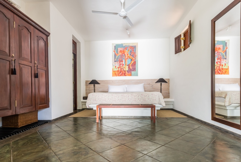 Garden Access Premier Room with Sun Loungers & Jacuzzi - Evening Tea Service & More