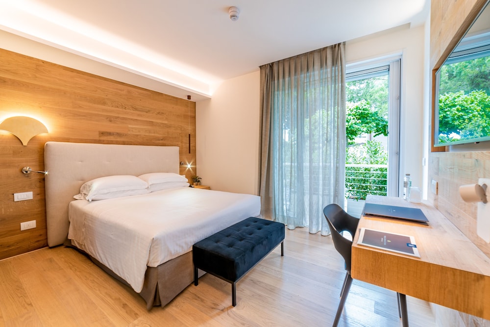 Superior Double or Twin Room - Photo 1
