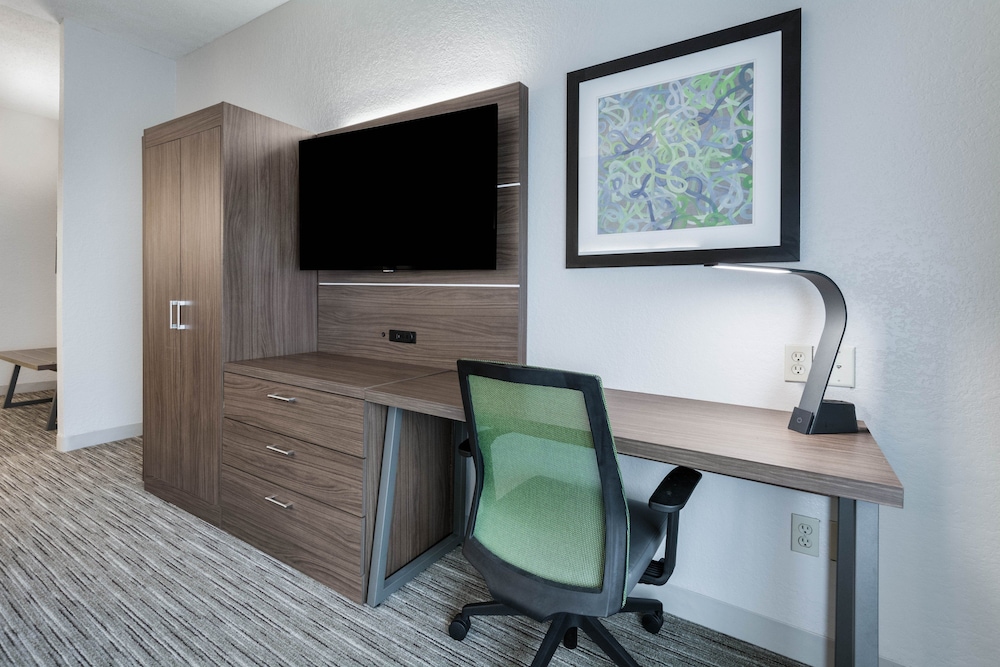 Room, 1 King Bed, Accessible (Comm, Roll Shwr) - Photo 2