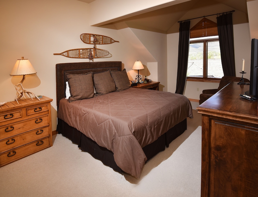 Condo, 2 Bedrooms