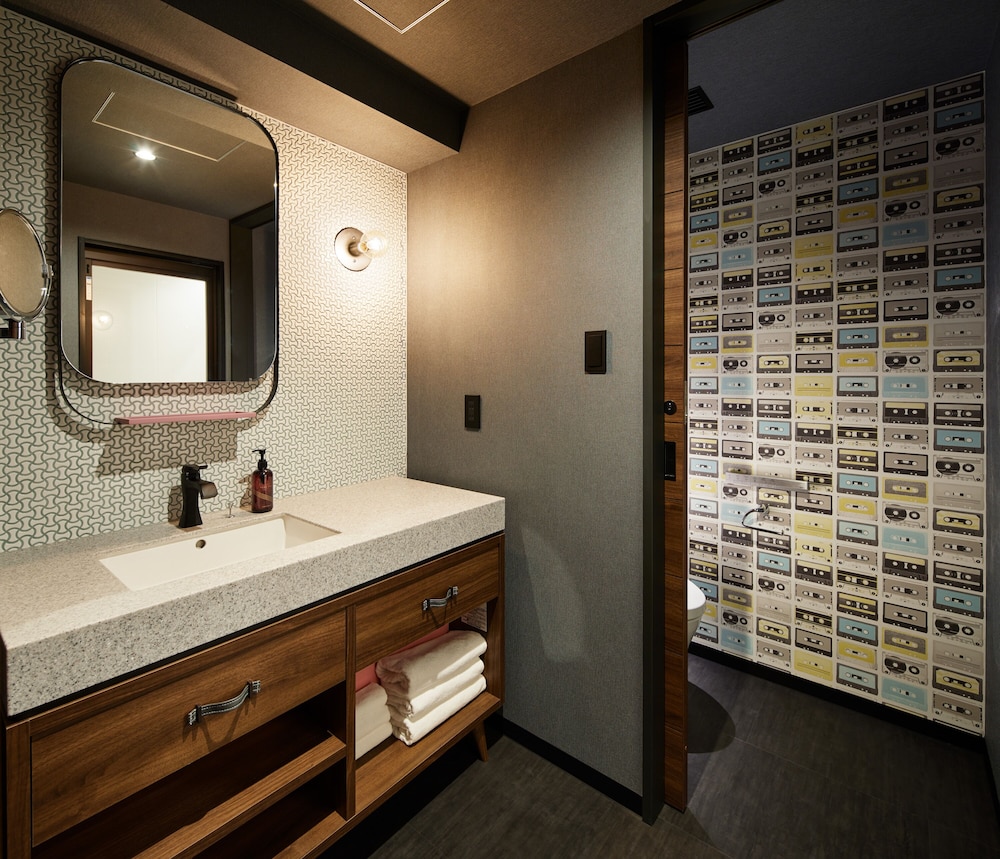 Lively Theater Twin Room photo 3
