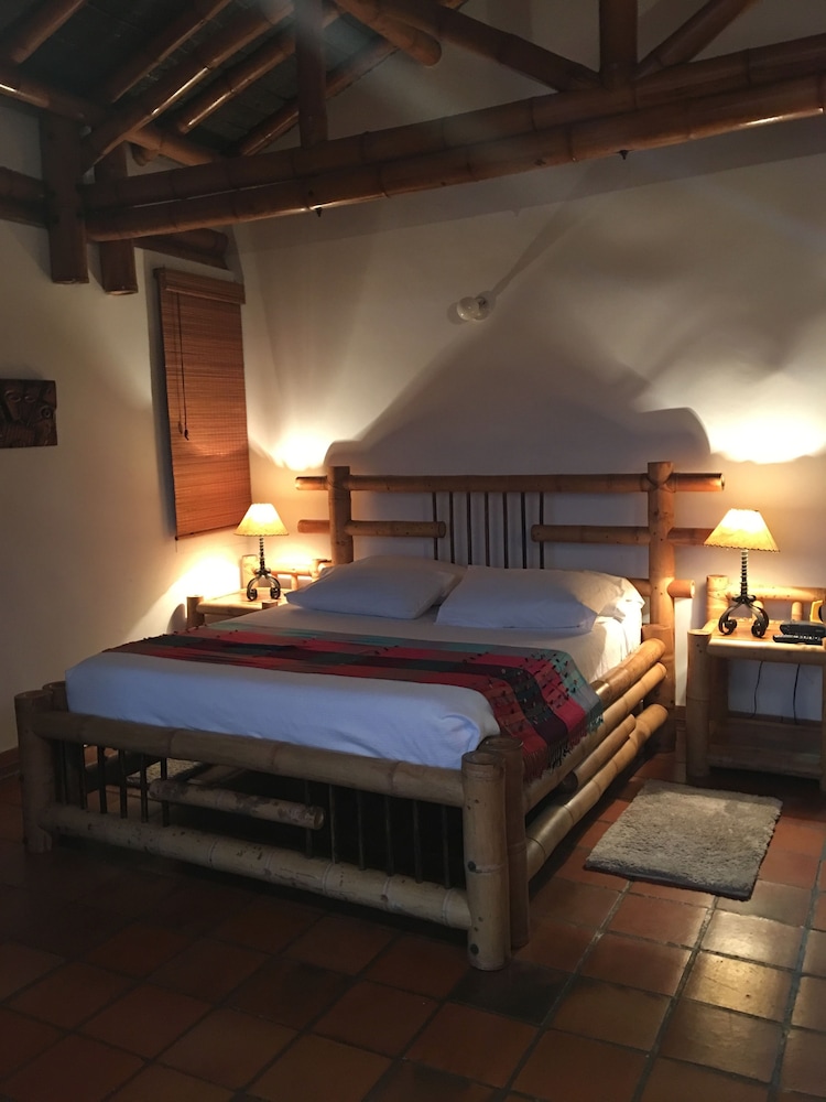 Junior Suite, 1 King Bed, Non Smoking photo 2