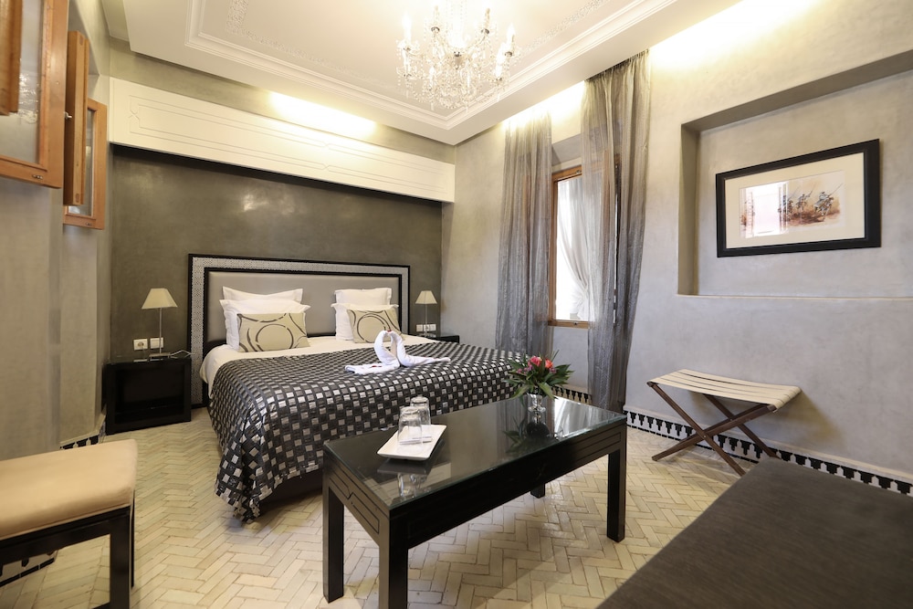 Room (Fekda)