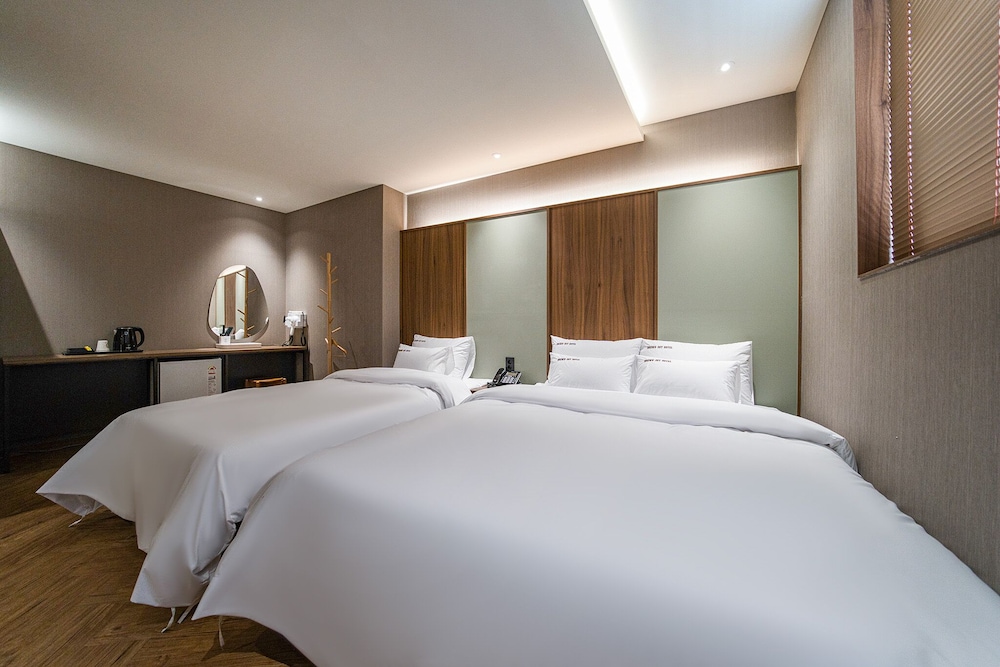 Deluxe Triple Room photo 2