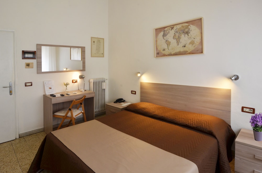 Basic Triple Room photo 2