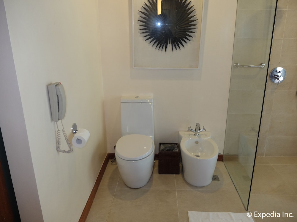 Premier Suite King - Photo 15