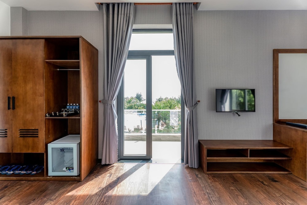 Executive Quadruple Room photo 2