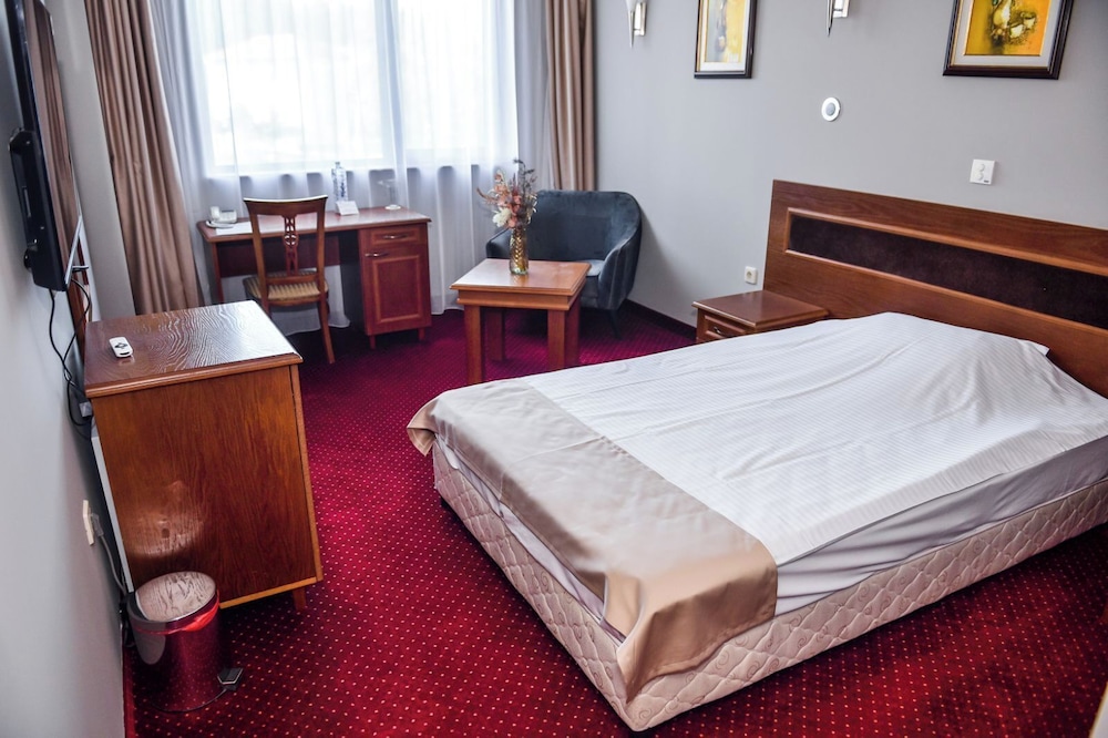 Single Room, Mountain View