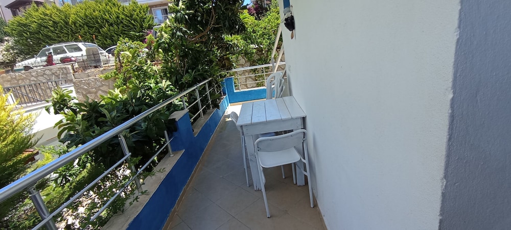 Family Apartment, 1 Bedroom, City View, Garden Area photo 3