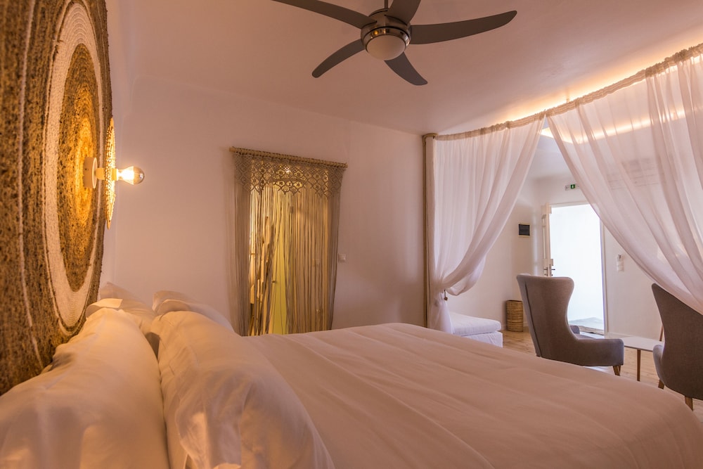 GERONTAS Suite Sea View with Outdoor Jacuzzi