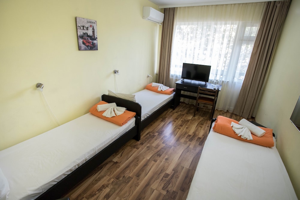 Standard Triple Room photo 1