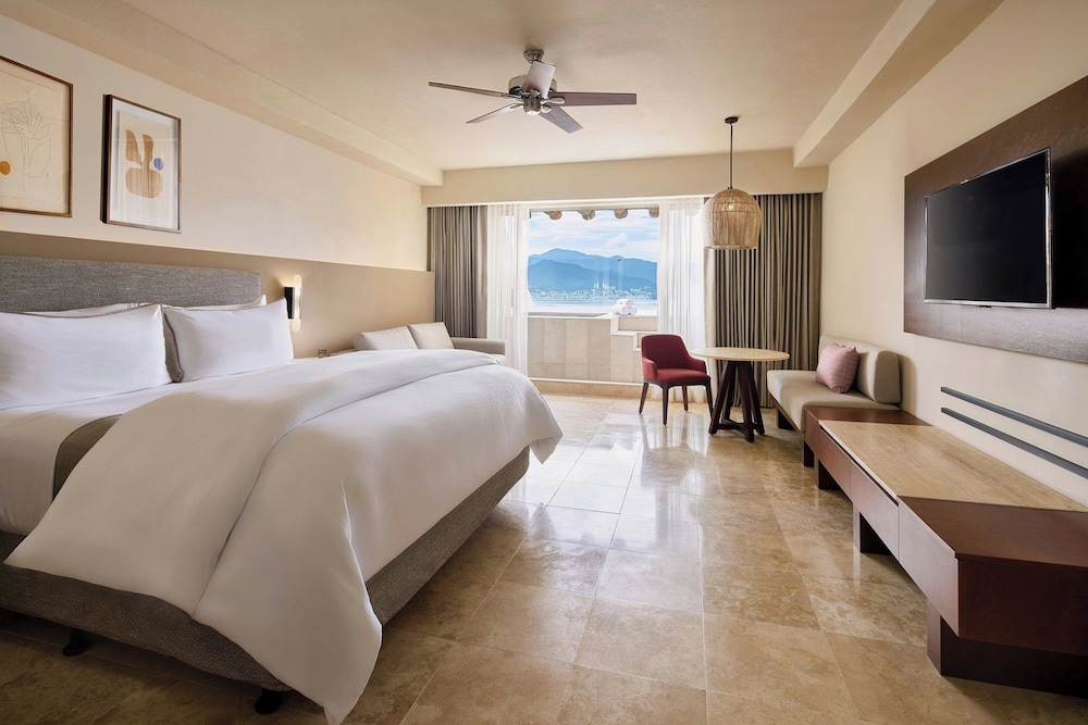 Junior Suite, 1 King Bed with Sofa bed, Ocean View