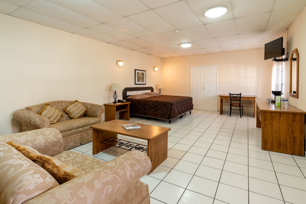 Deluxe Room, Multiple Beds, Non Smoking