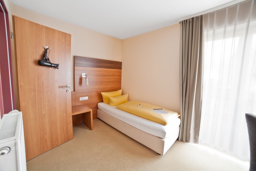 Basic Single Room photo 1