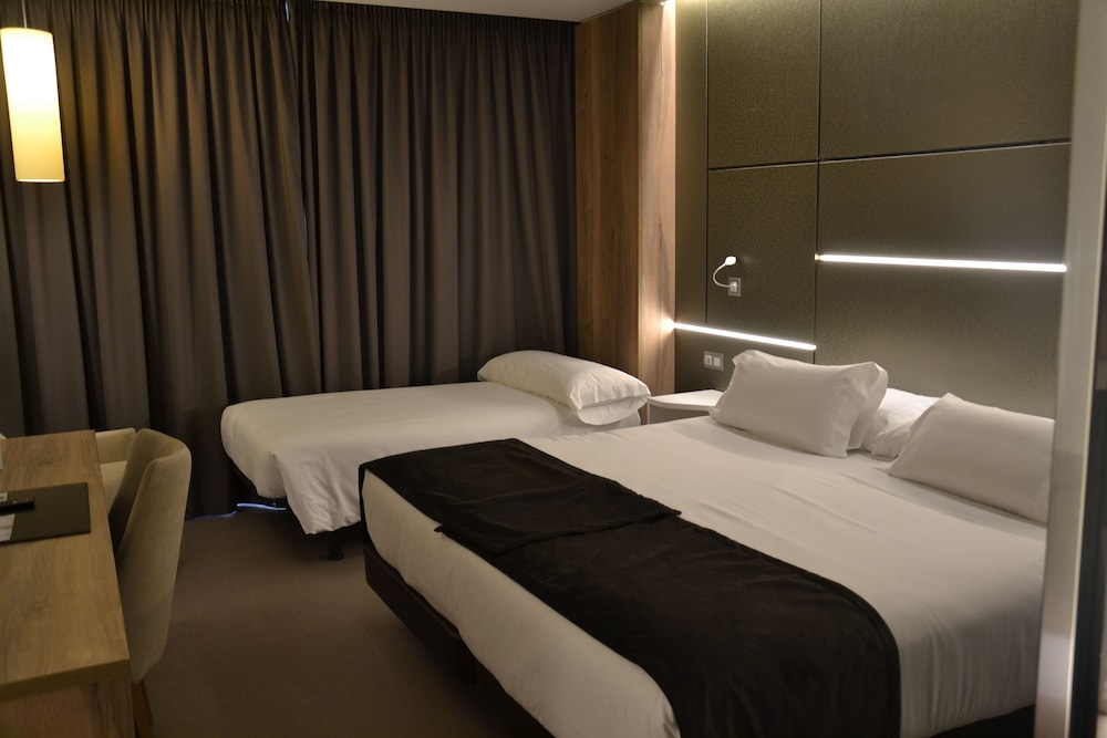 Premium Room (3 People)