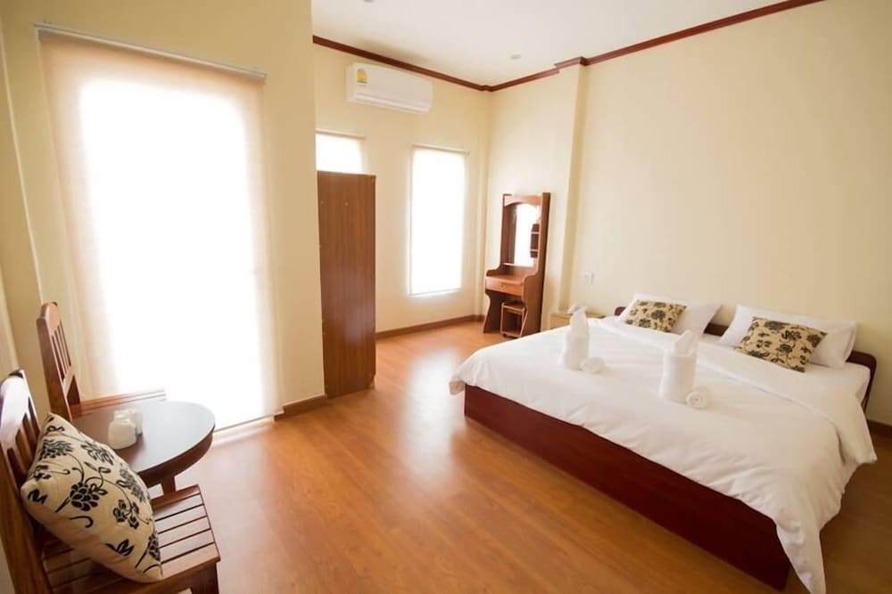 Standard Double or Twin Room - Photo 5